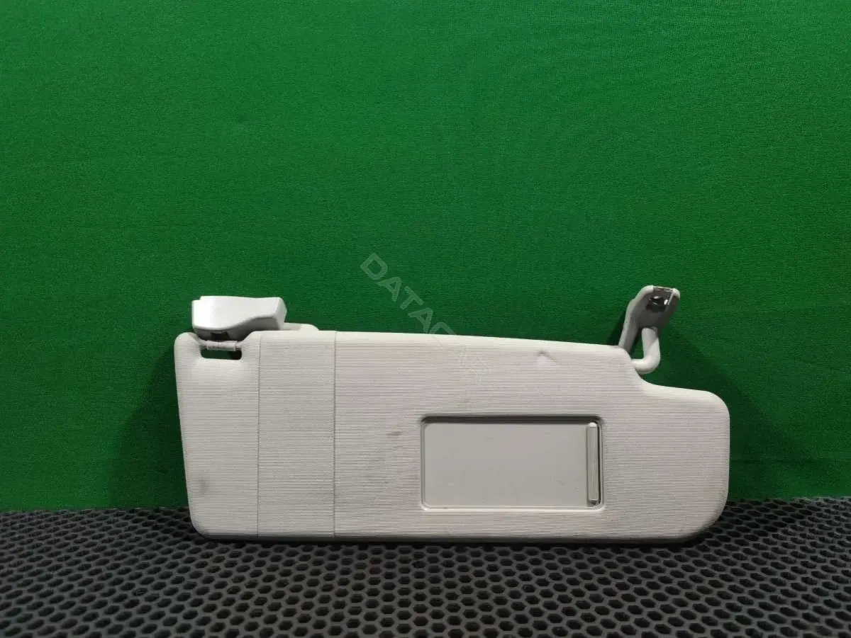 Козырек солнцезащитный 1Z0 857 552 BB, 5L0 857 552 C