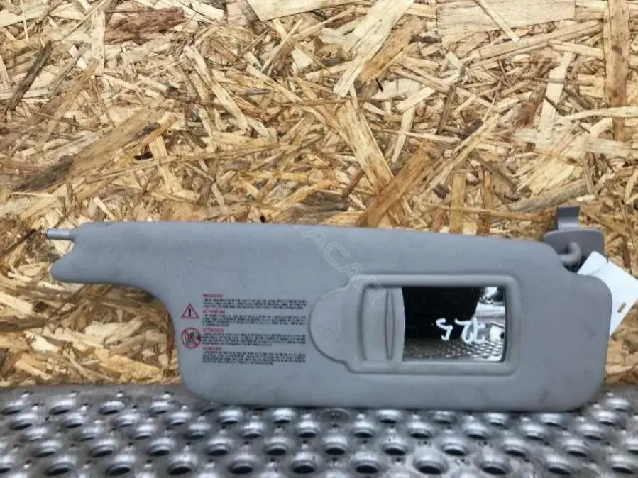 Козырек солнцезащитный 8200 000 96