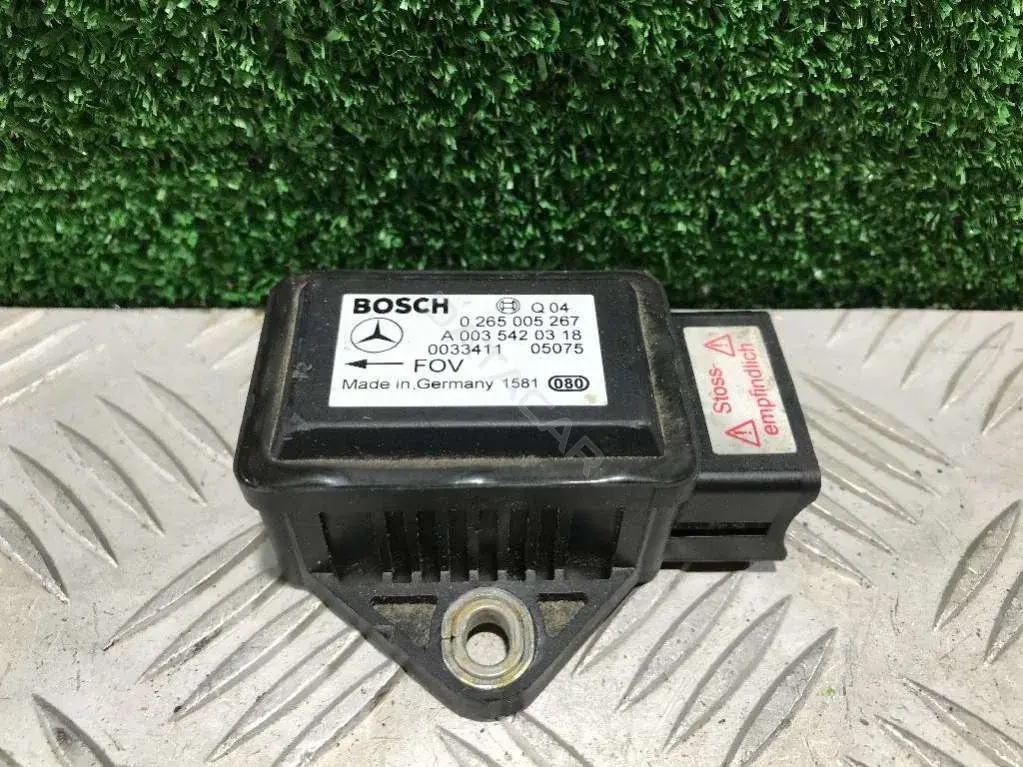 Датчик ускорения A 003 542 03 18