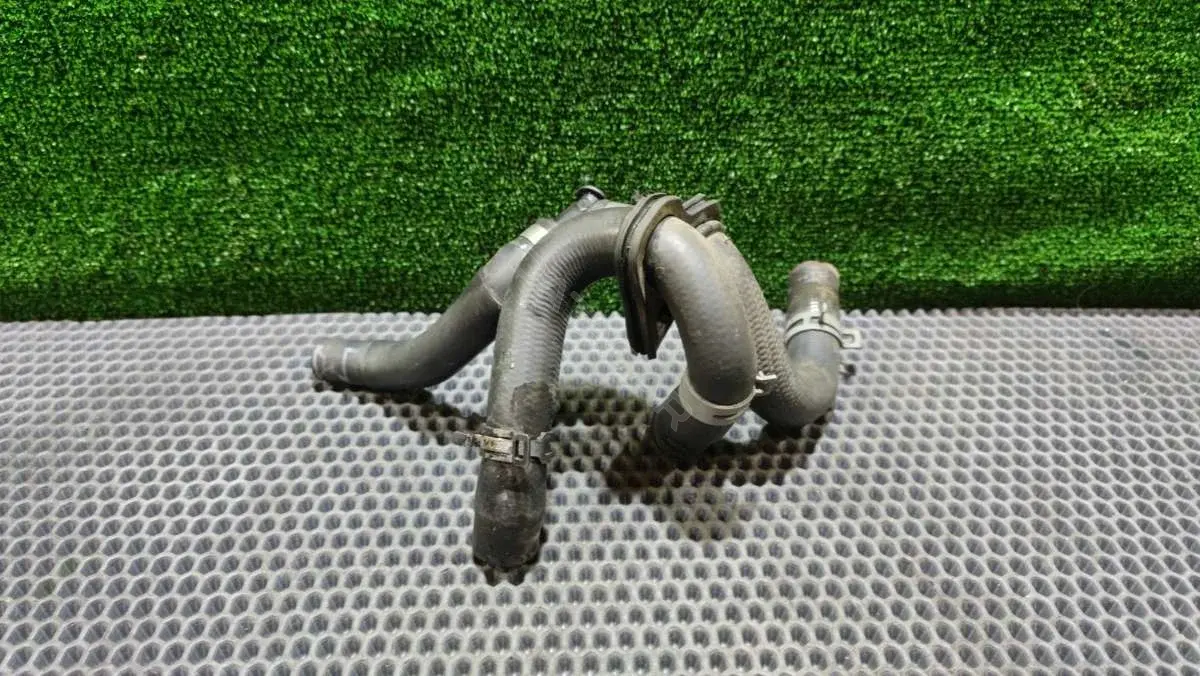 Патрубок печки 3D0 121 073 AT
