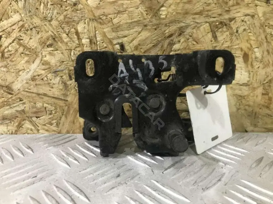 Замок капота 8D0823500 F
