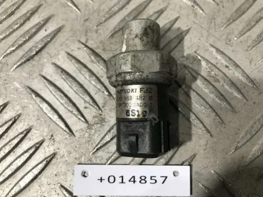 Датчик давления кондиционера 8D0 959 482 B