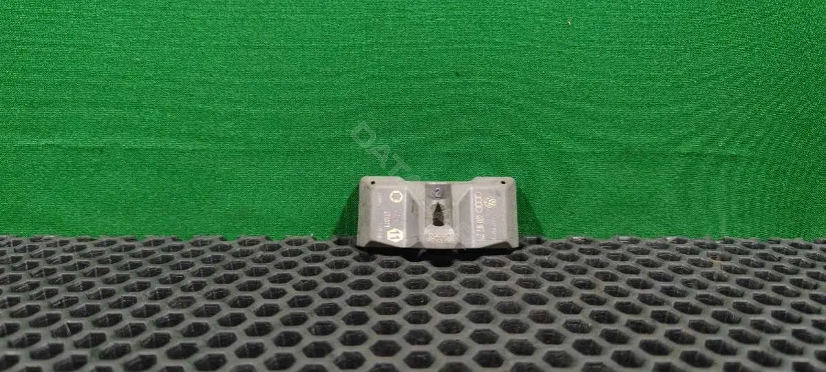 Датчик давления в шинах 4D0 907 275