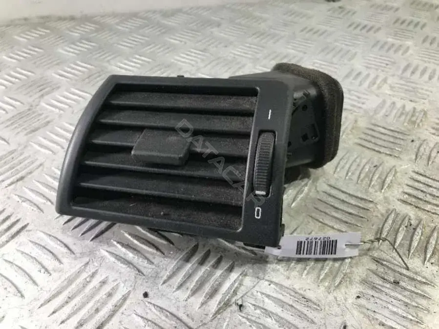 Дефлектор обдува салона 64 22-8 361 897