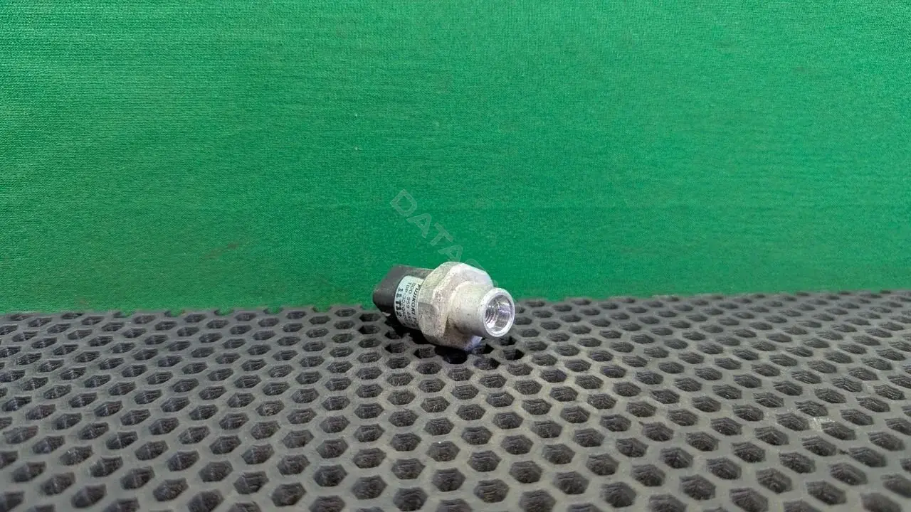 Датчик давления кондиционера 8D0 959 482 B
