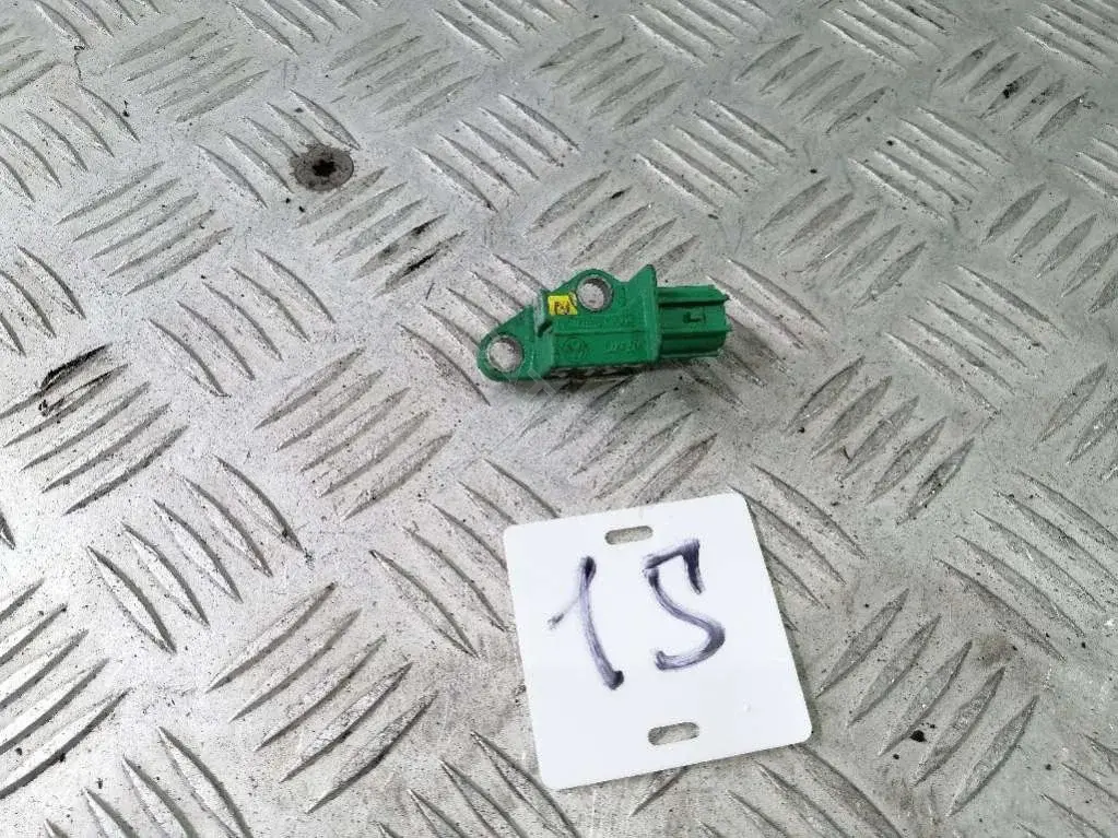 Датчик удара 1K0909606C