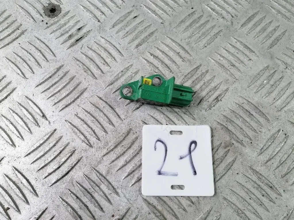 Датчик удара 1K0909606C