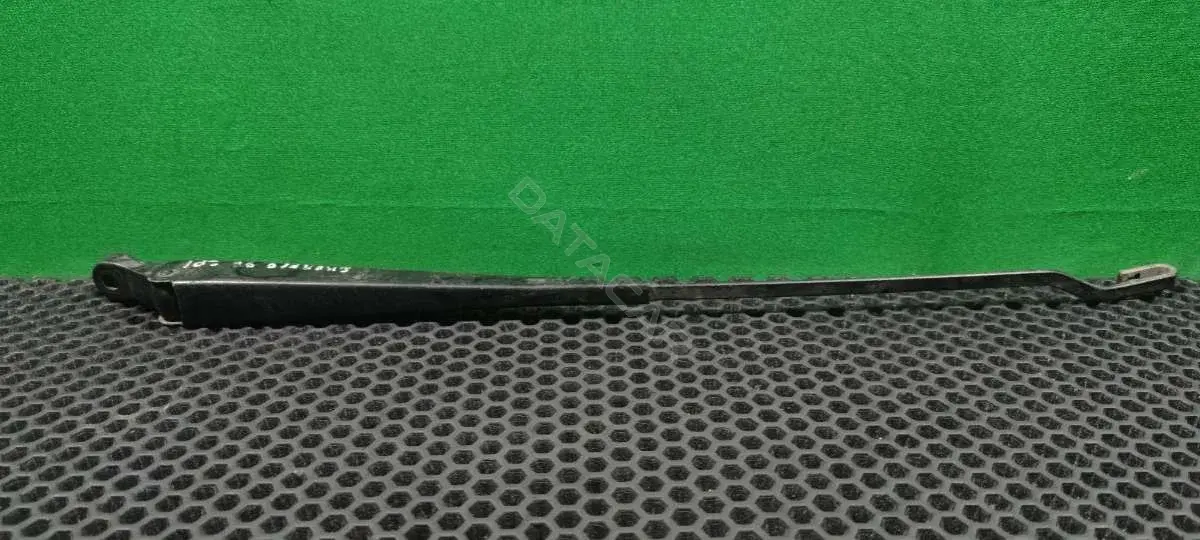 Рычаг стеклоочистителя 92GG17526B1A