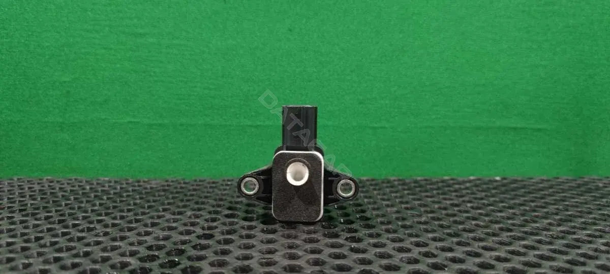 Датчик удара 8P0 955 557