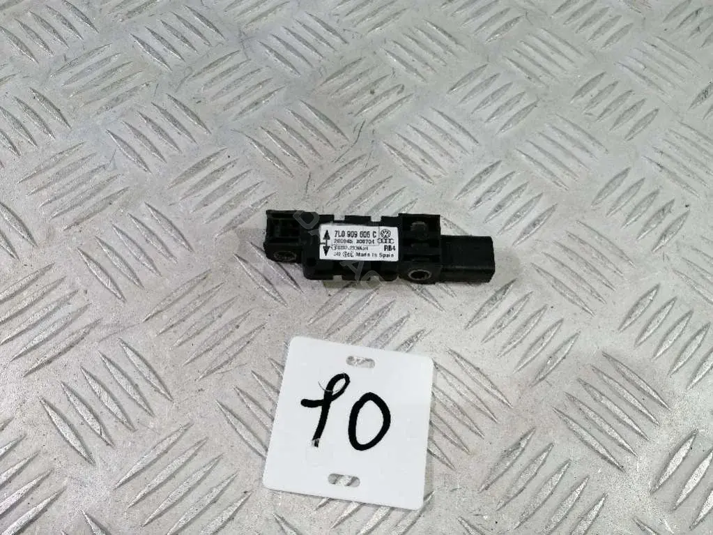 Датчик удара 7L0909606C