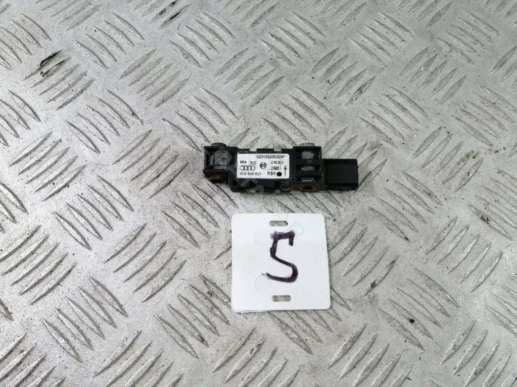 Датчик удара 8E0959651