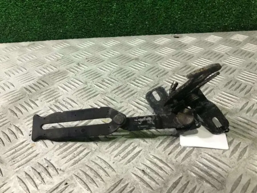 Замок капота 4A0 823 480