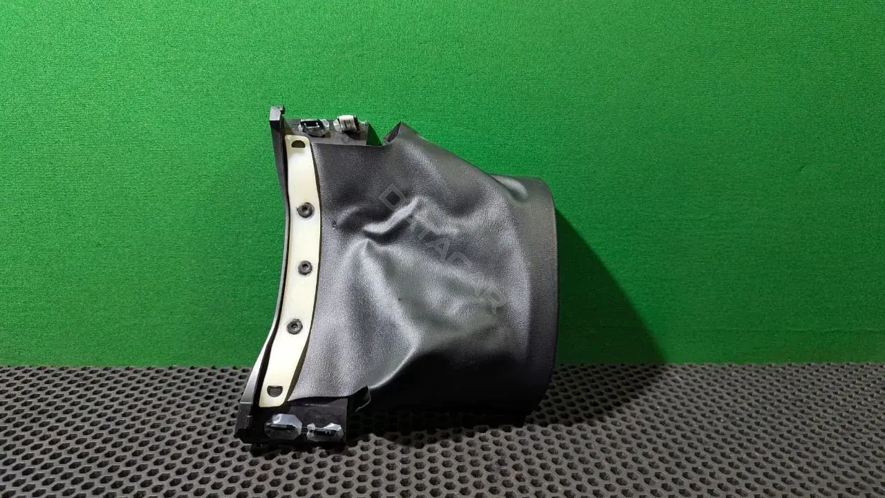 Кожух рулевой колонки DS73 F044D70 B