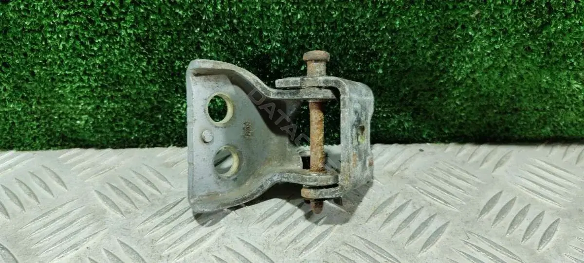 Петля двери 65879150
