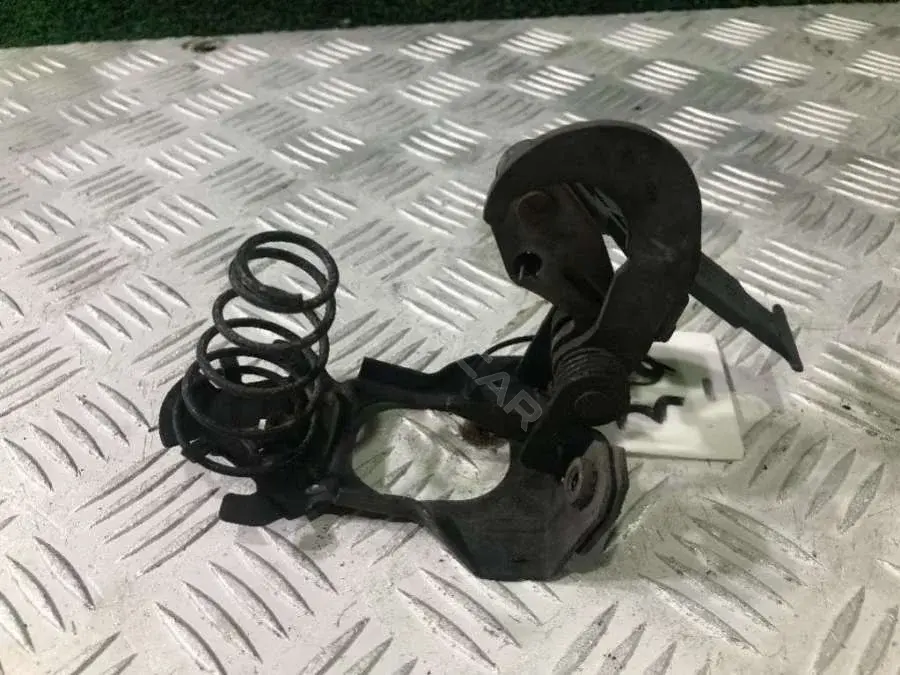 Ручка открывания капота A 210 887 07 27