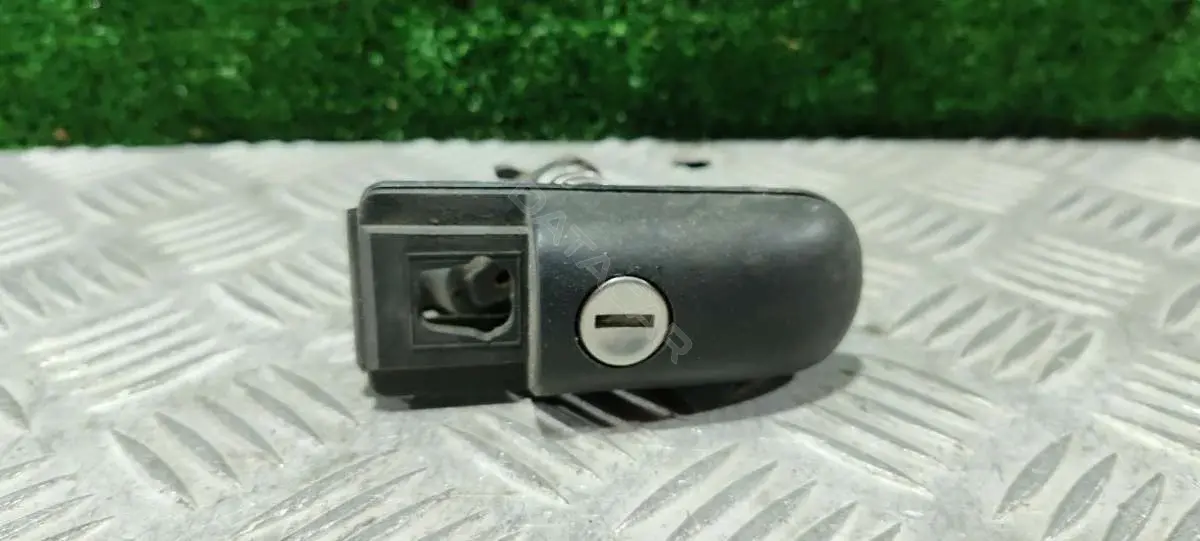 Личинка замка двери 66011835