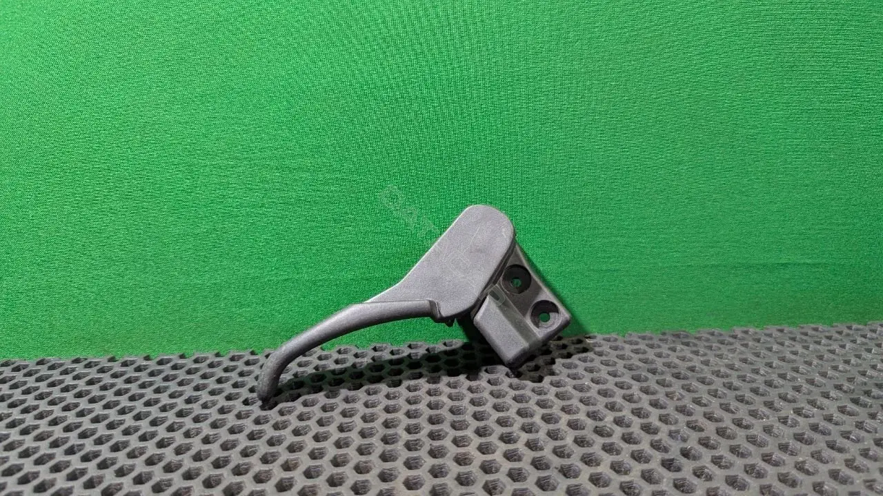 Ручка открывания капота 3B1823533