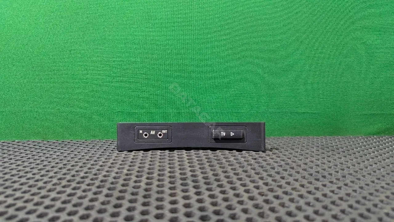 Разъем AUX / USB 8 368 345, 8 368 346