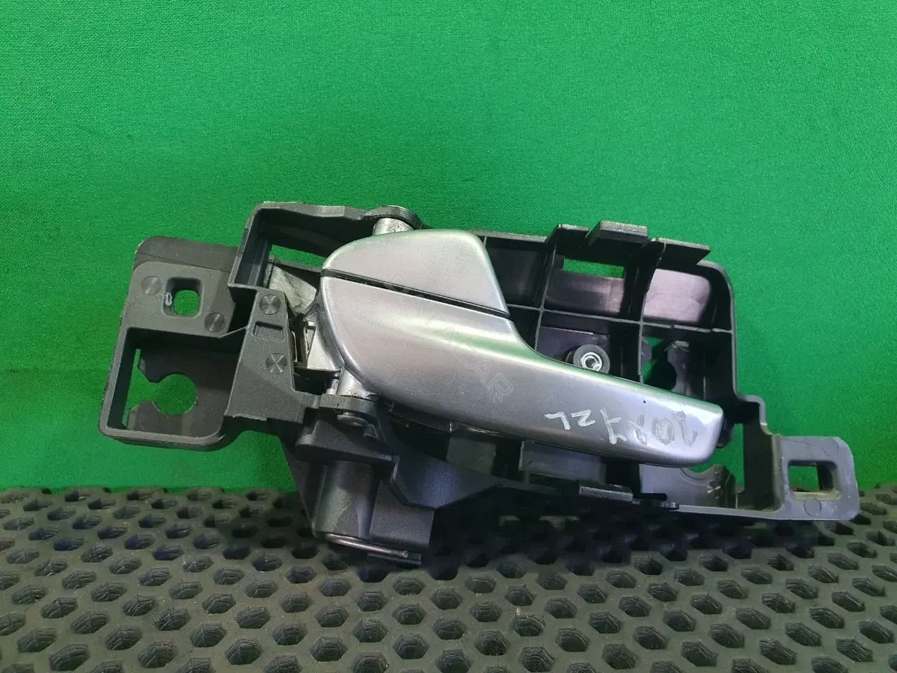 Ручка двери 6M21-U22601