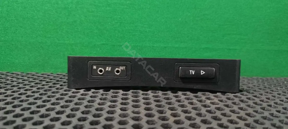 Разъем AUX / USB 8 368 345, 8 368 346