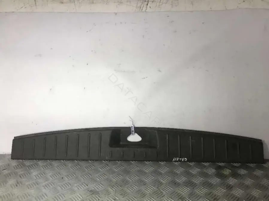 Накладка внутренняя на заднюю панель кузова 7M0863459E