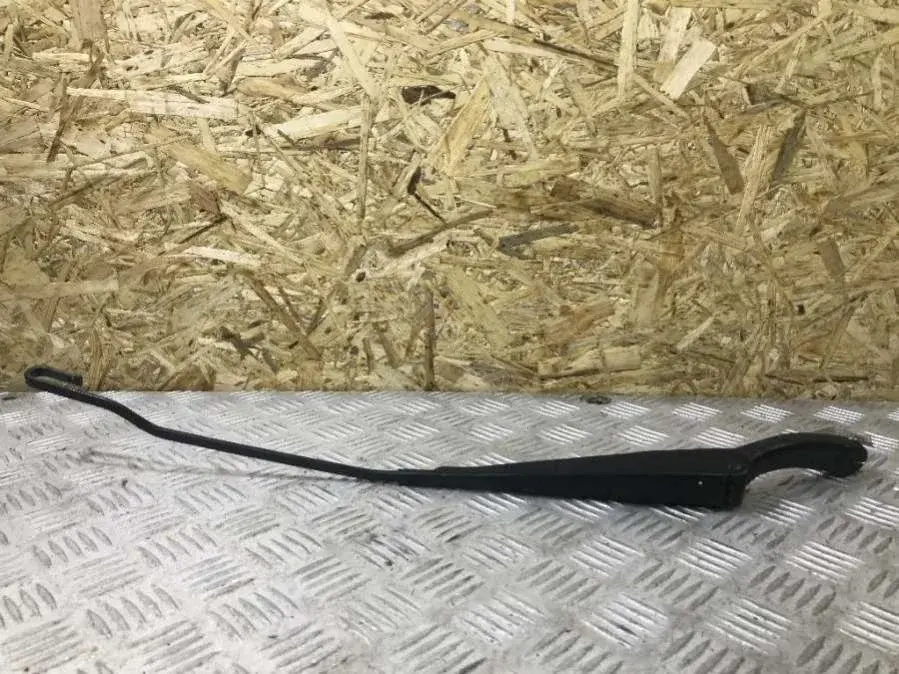 Рычаг стеклоочистителя 1S71 17526 CC