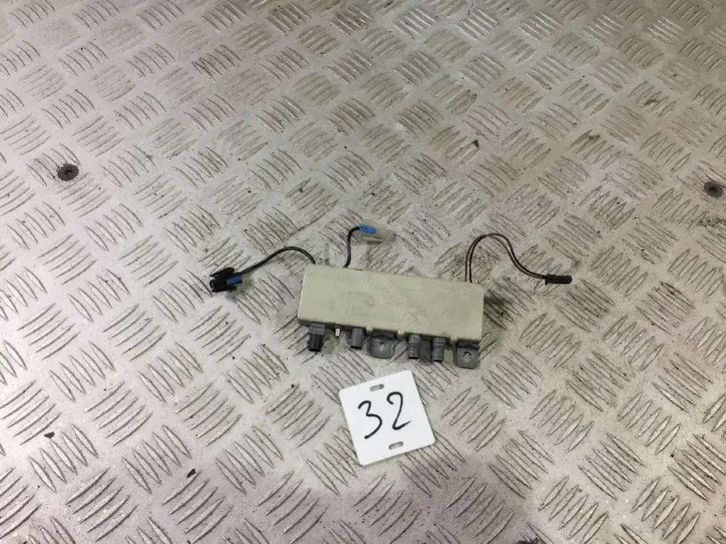 Усилитель антенны 65258378090