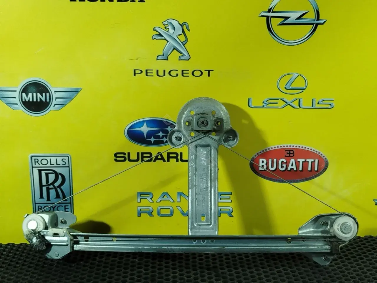 Стеклоподъемник 13100421