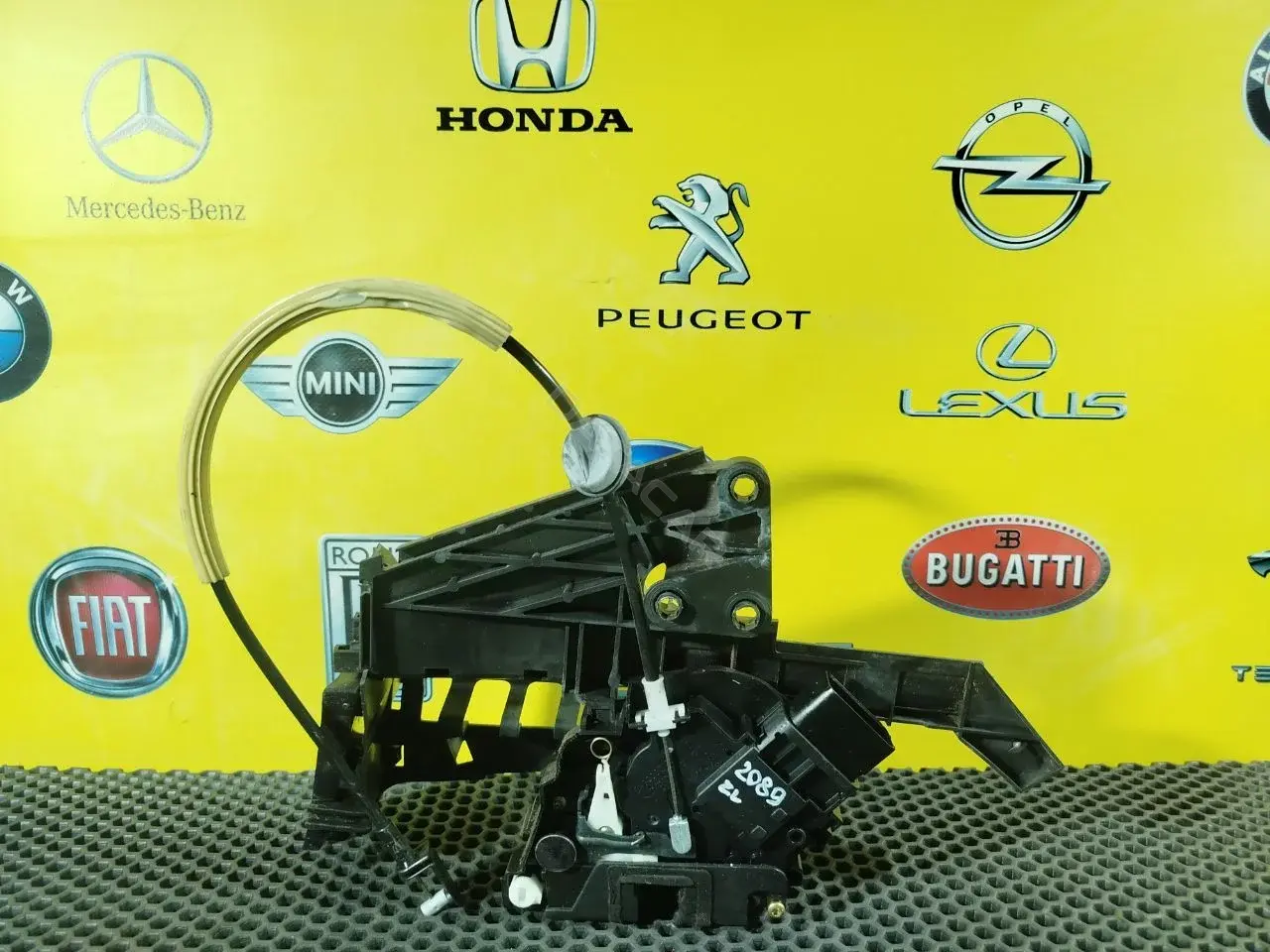Замок двери 3M51-R26, 3M5A R26413BP