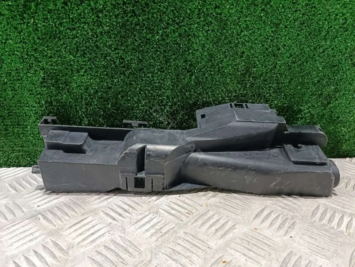 Кронштейн радиатора 7 530 252.9