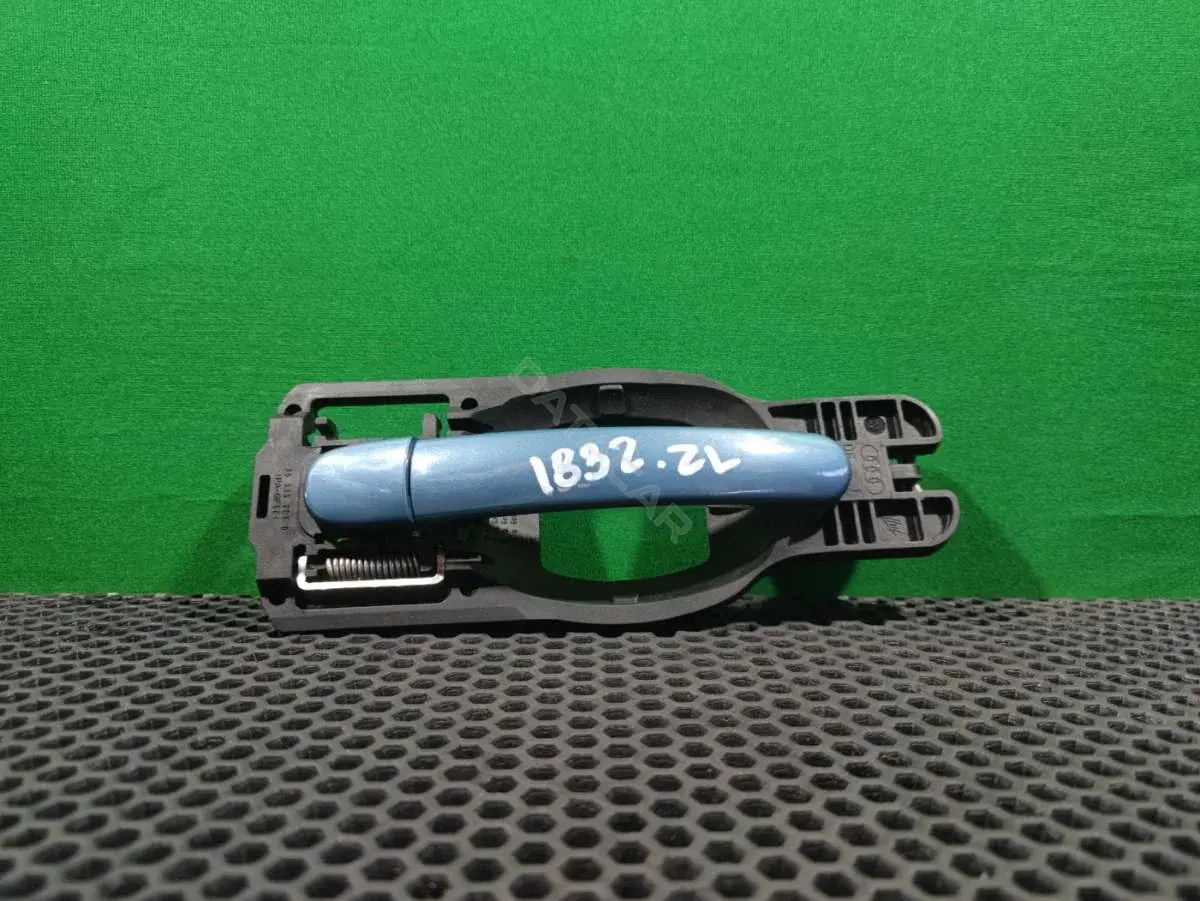 Ручка двери 8Z0 837 885 A, 8Z0 837 886 A, 8Z1 837 886