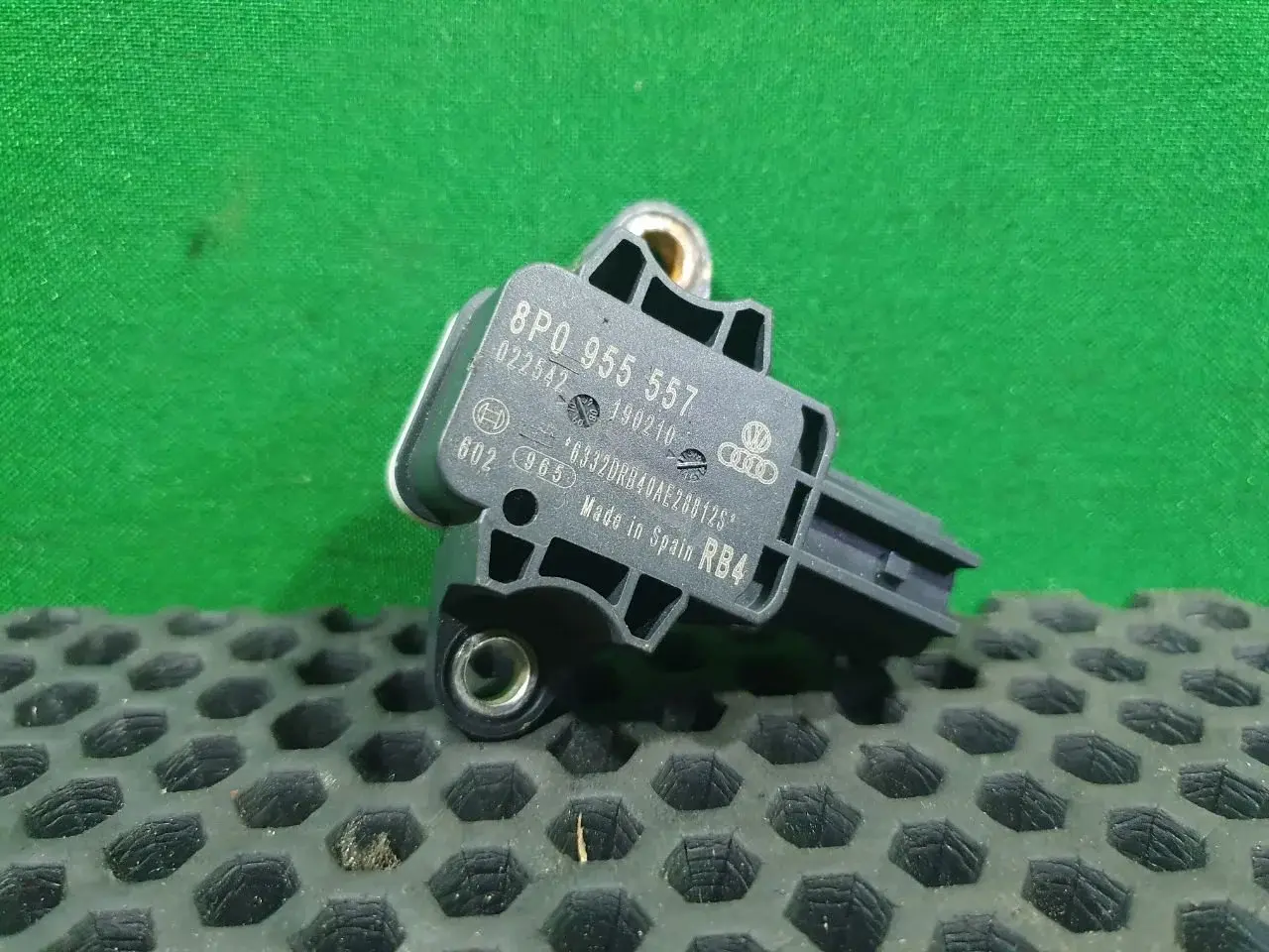 Датчик удара 8P0955557