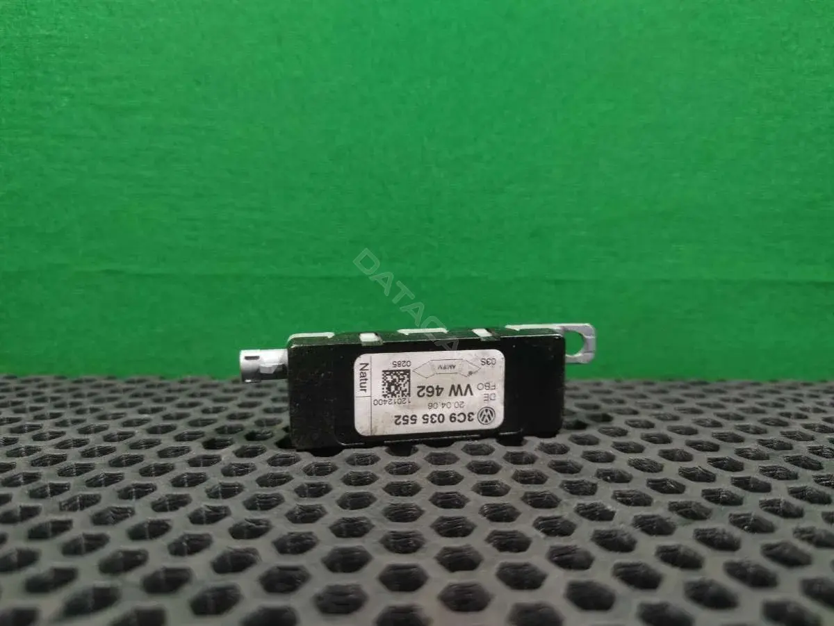 Усилитель антенны 3C9 035 552