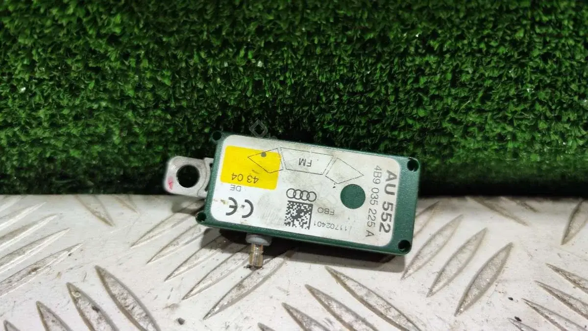 Усилитель антенны 4B9035225A