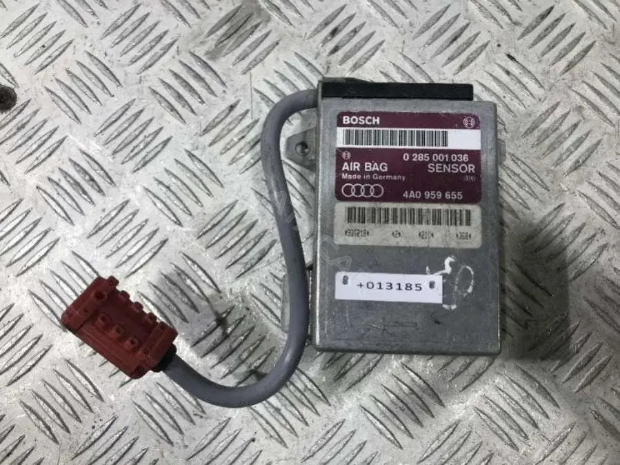 Блок управления подушками безопасности 0 285 001 036, 4A0 959 655