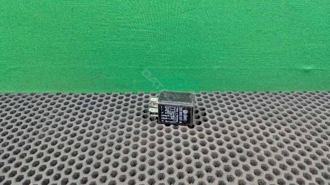 Реле стеклоочистителя 321955531A