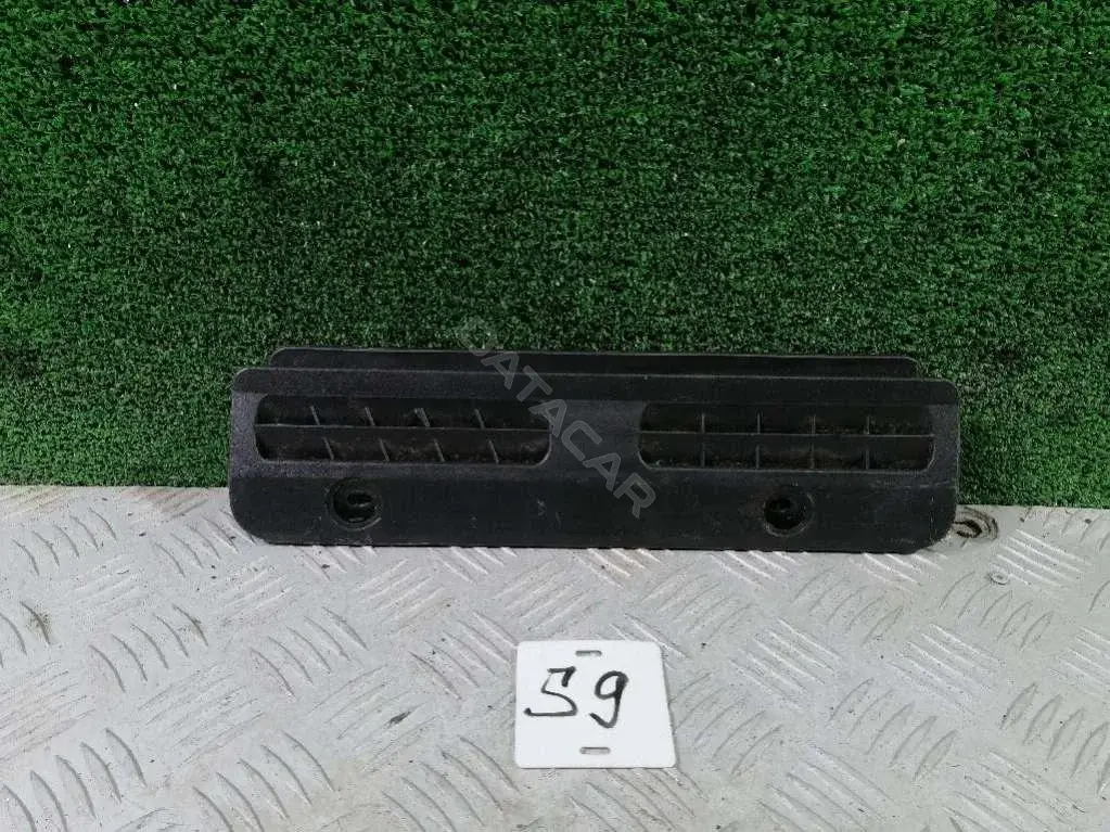 Дефлектор обдува салона 4A0 819 624