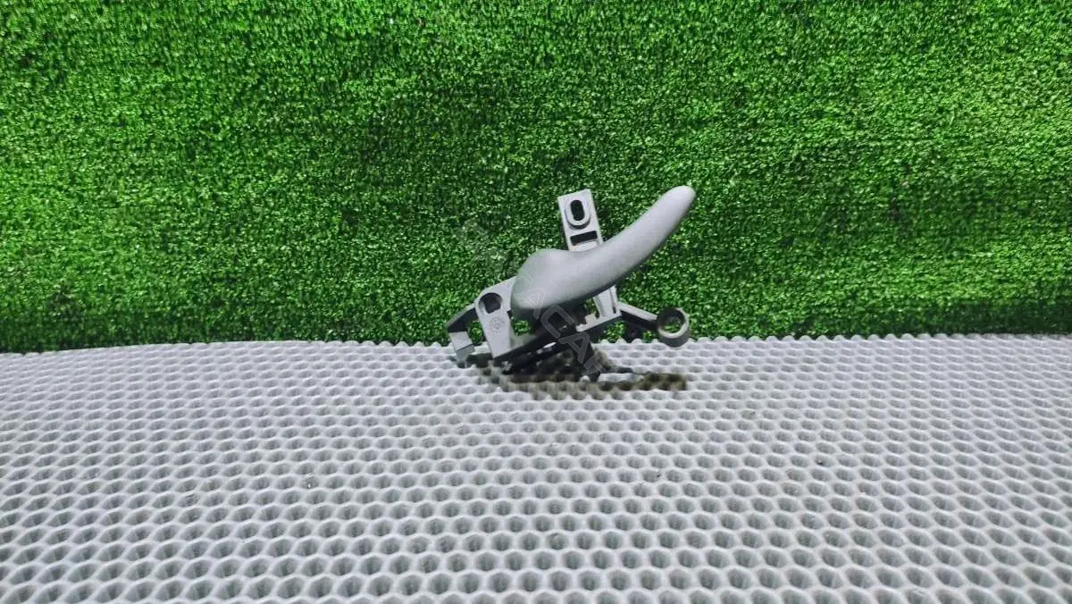 Ручка двери 7M0837019