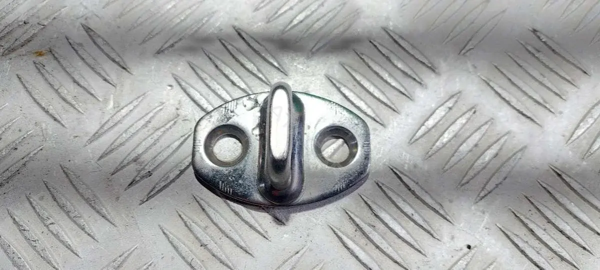 Ответная часть (скоба) замка двери 3B0837033P