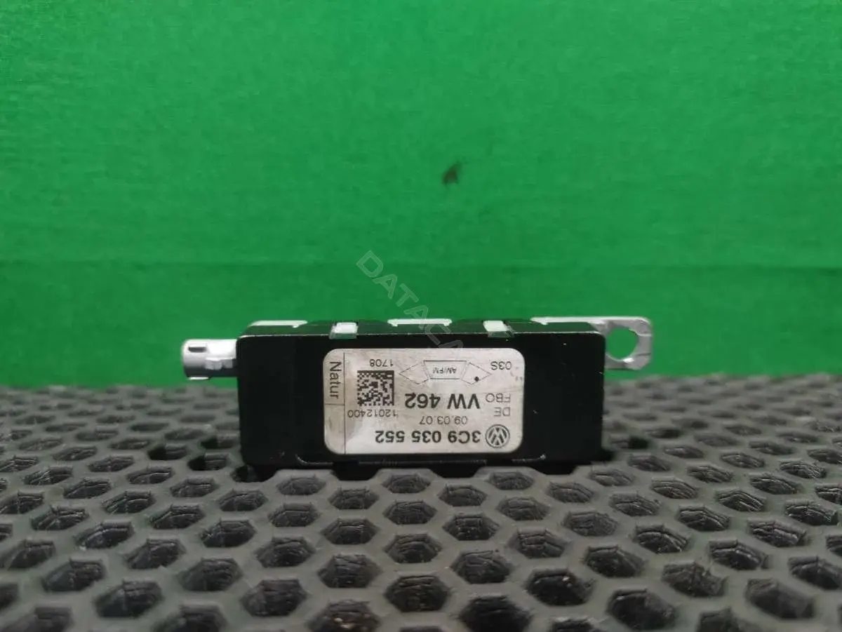 Усилитель антенны 3C9 035 552