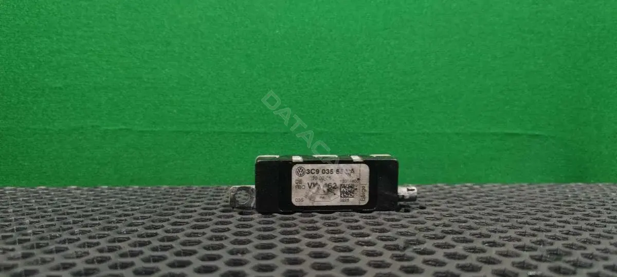 Усилитель антенны 3C9 035 552 A