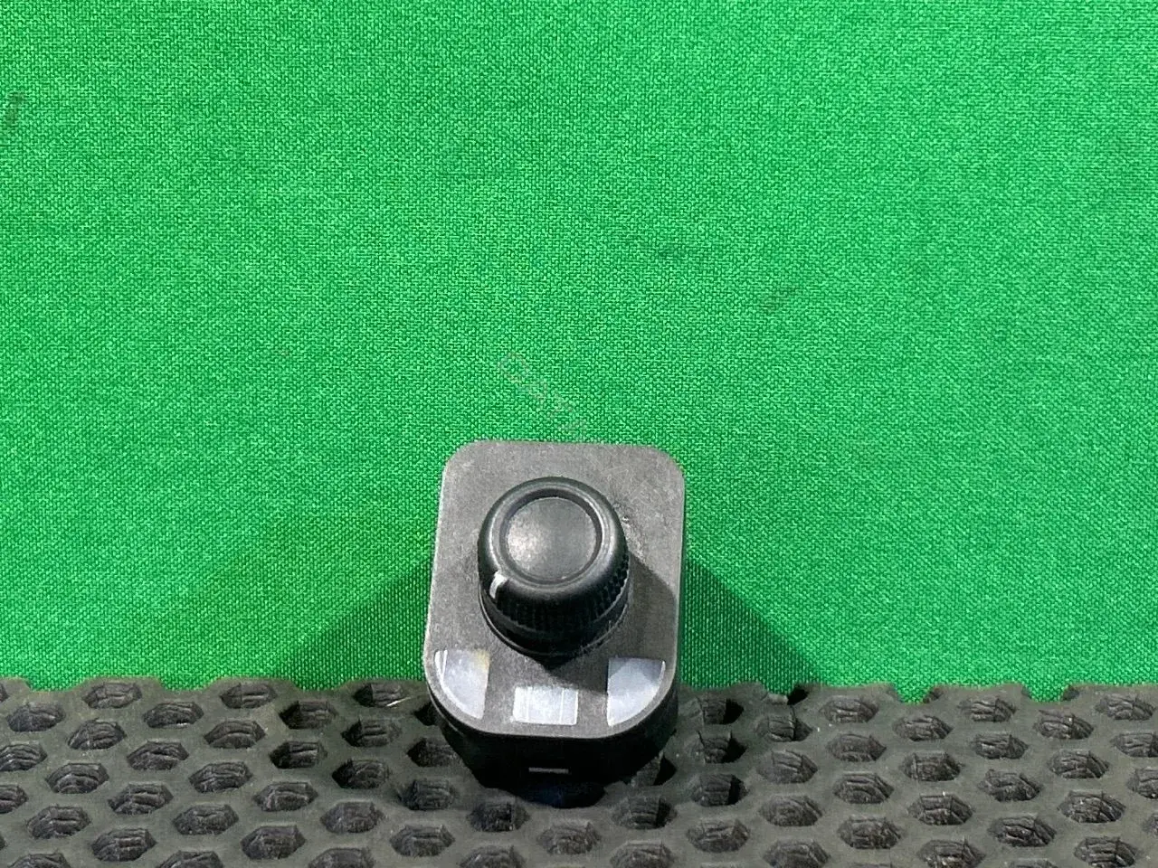 Джойстик регулировки зеркал 8K0959565
