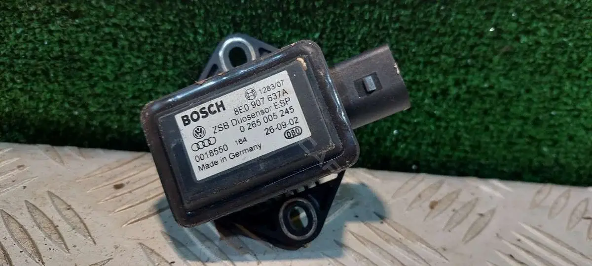 Датчик ускорения 8E0907637A