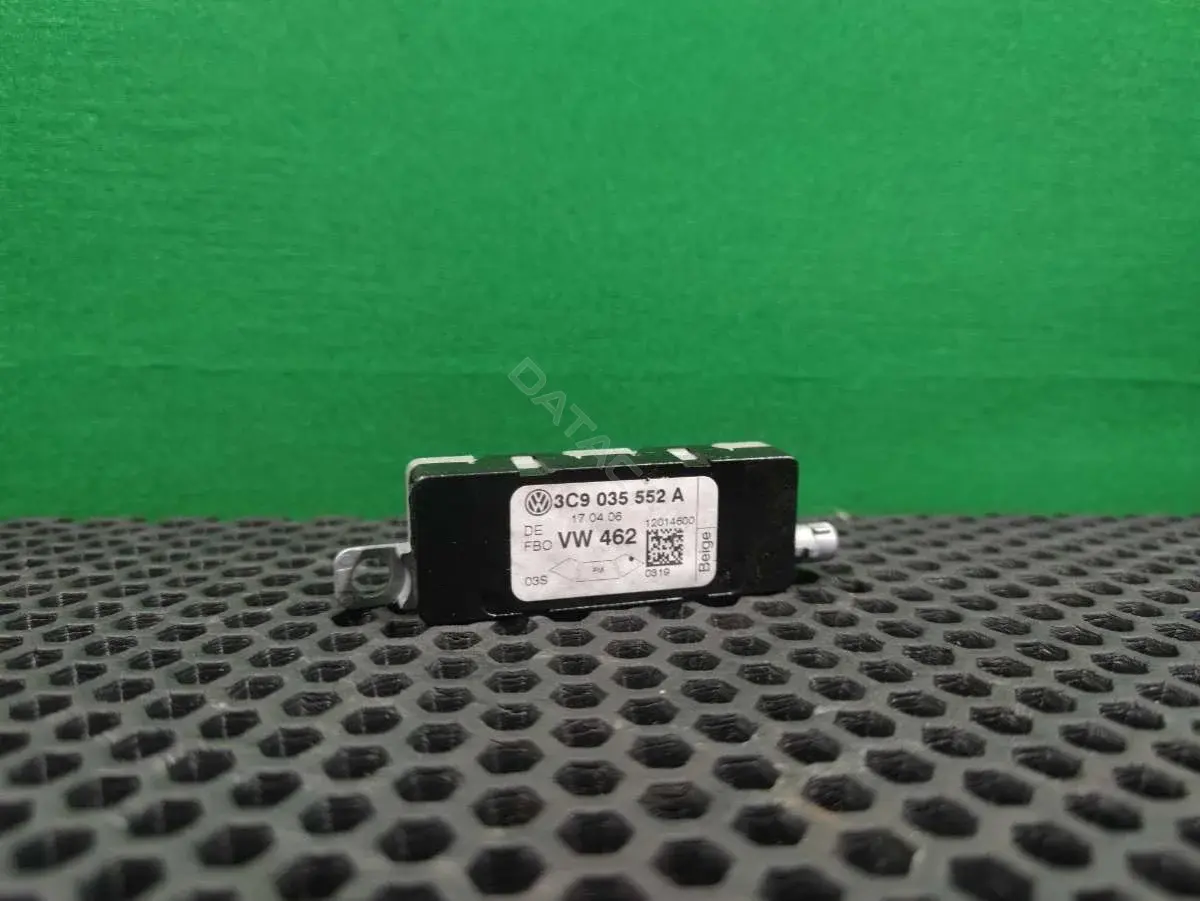 Усилитель антенны 3C9 035 552 A