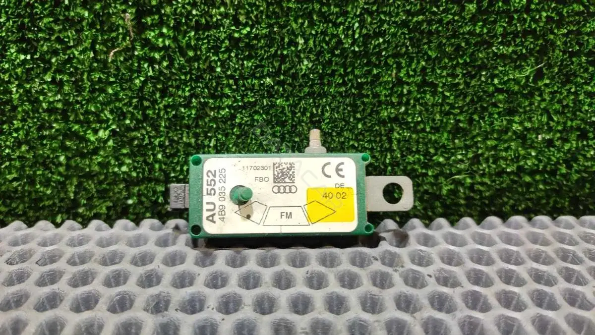 Усилитель антенны 4B9035225
