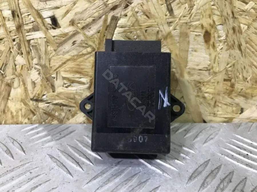 Блок управления светом 3S7T-17D 539-AC