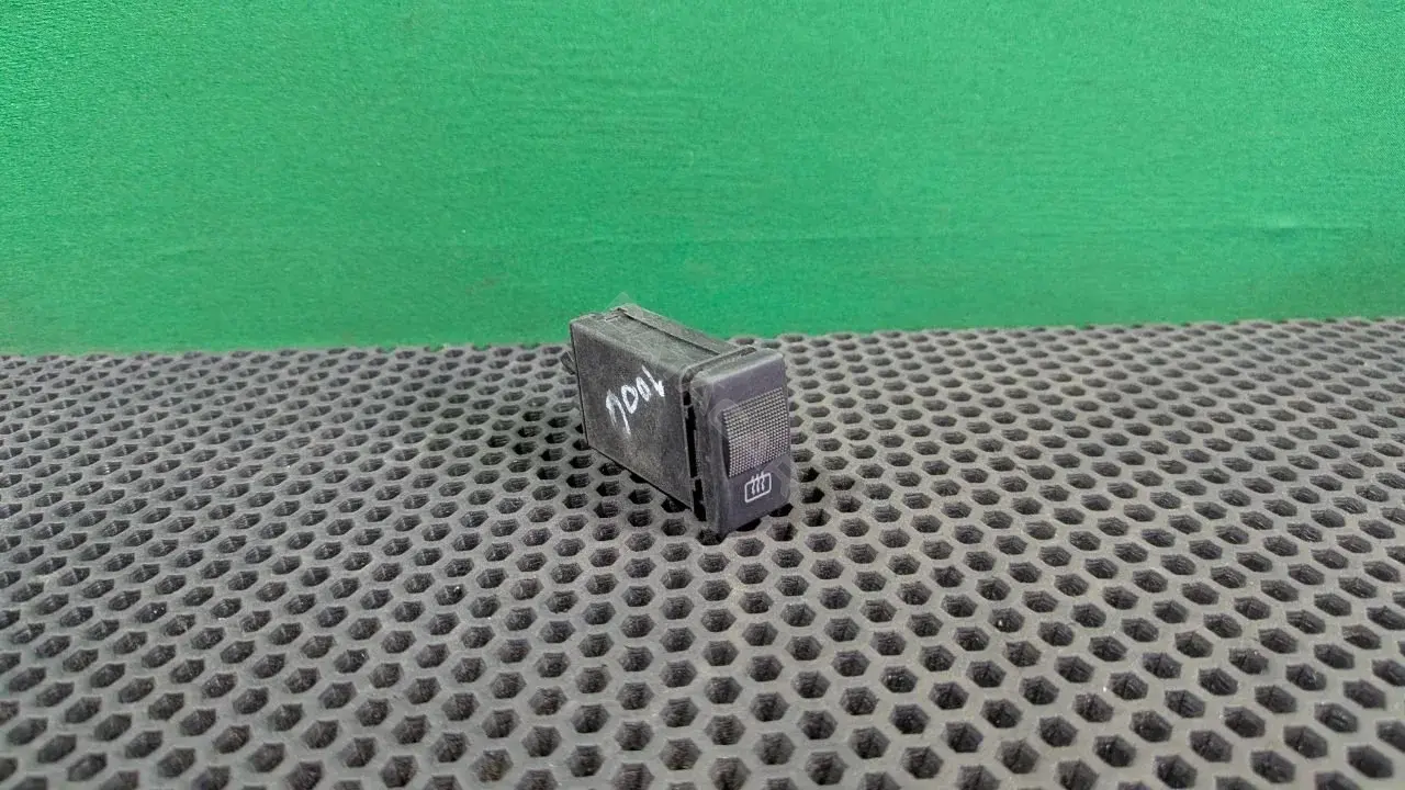 Кнопка подогрева заднего стекла 4D0 941 503 B