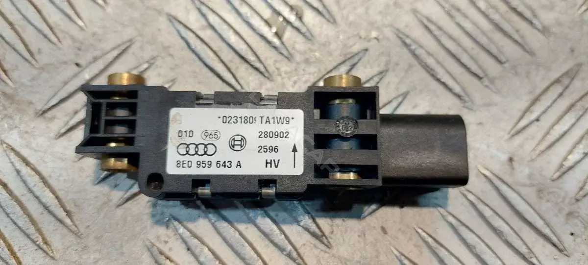 Датчик удара 8E0959643A