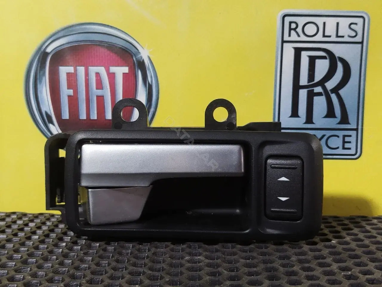 Ручка двери 3M51-R22600