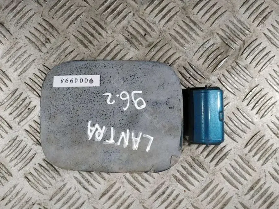 Крышка лючка топливного бака 004998
